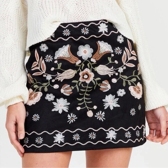 miami Dresses & Skirts - Francesca’s, miami Floral Embroidered Black Suede Skirt Size S